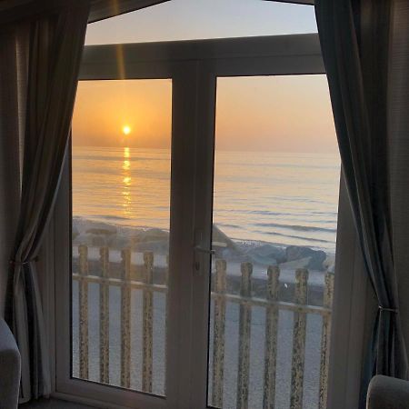 Caravan Hire Golden Sands Sea Front Kinmel Bay 外观 照片