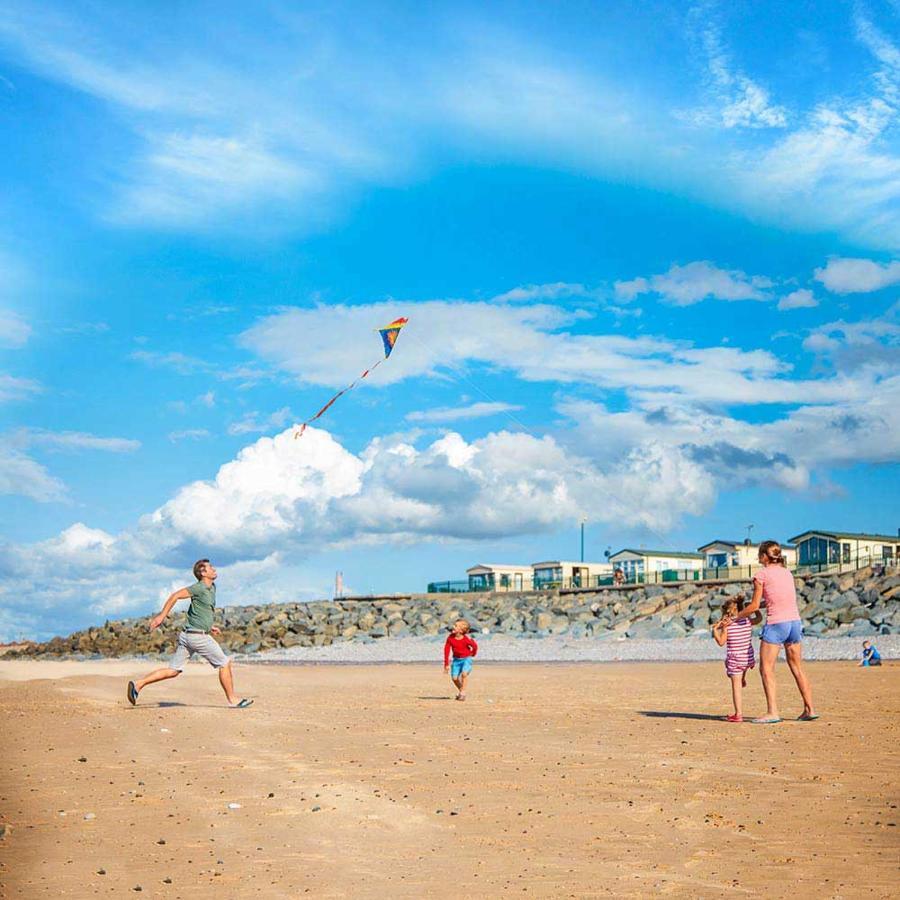 Caravan Hire Golden Sands Sea Front Kinmel Bay 外观 照片