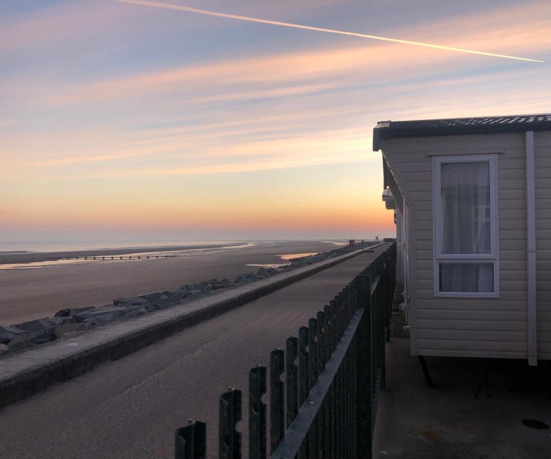Caravan Hire Golden Sands Sea Front Kinmel Bay 外观 照片