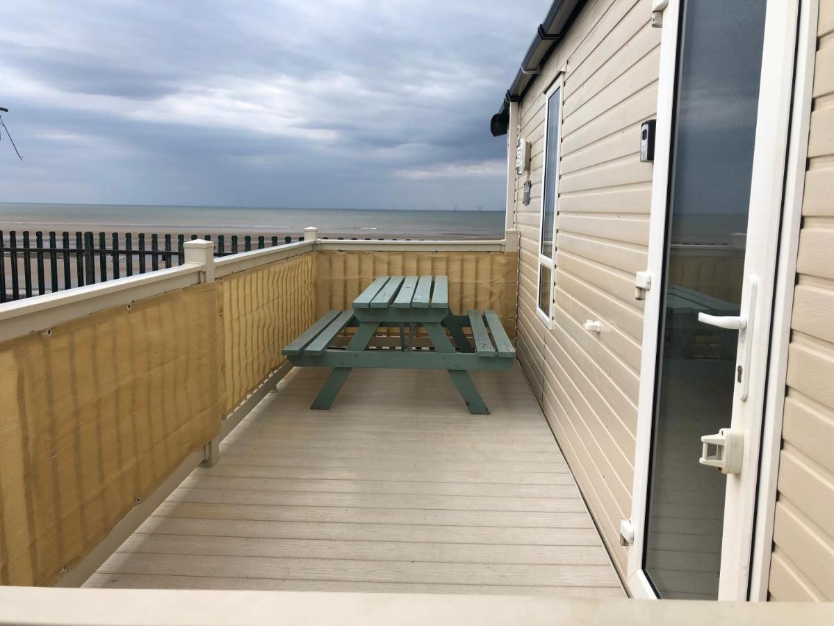 Caravan Hire Golden Sands Sea Front Kinmel Bay 外观 照片